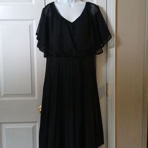 Black lace and pleated midi length dress party graduation cruise Sz 14